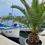 Sun Wave Near The Sea Апартамент *