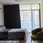 Апартамент Sun Wave Near The Sea Свети Влас