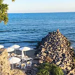 Sun Wave Near The Sea Апартамент
